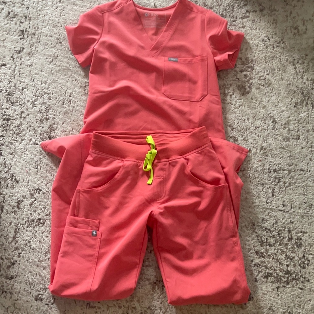 Figs xxs hot coral set